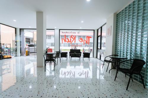 the rich hotel