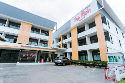 the rich hotel