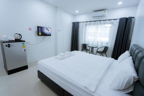the rich hotel