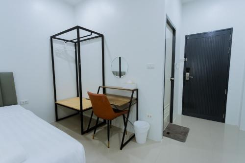 the rich hotel