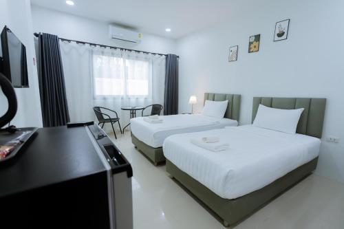 the rich hotel