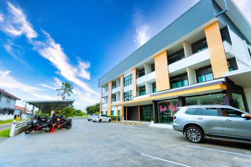 the rich hotel