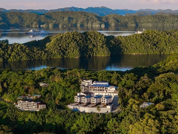 palau mangrove hotel