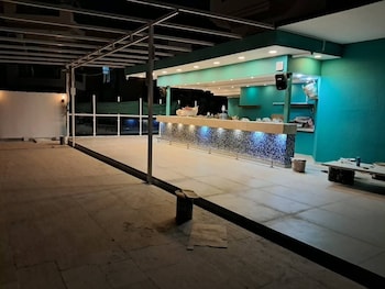golden daisy hotel side