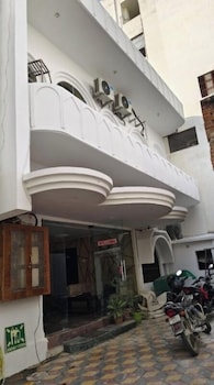 new sandhya guest house