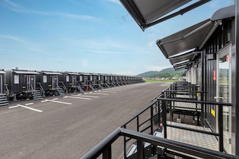 hotel r9 the yard tagawakawara