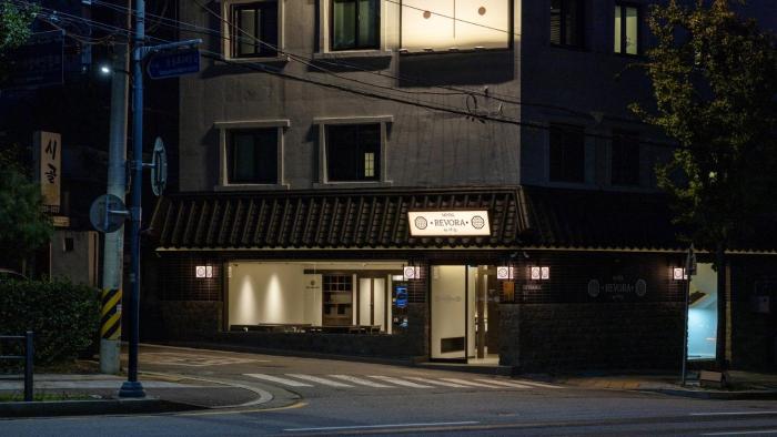 suwon haenggung dong revora hotel
