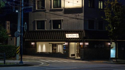 suwon haenggung dong revora hotel