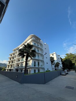 utopia loft aparthotel by sabai sands