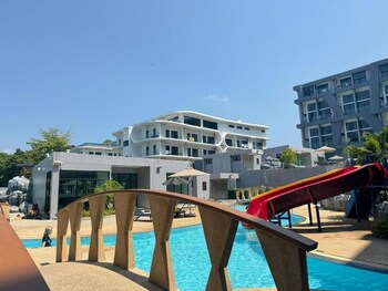 Utopia Loft Aparthotel By Sabai Sands,,5 star