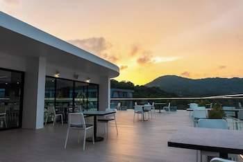 utopia loft aparthotel by sabai sands