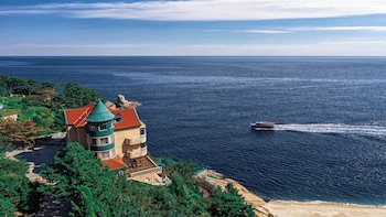 Qingdao Momer Cliff Ocean View Villas,,4 star