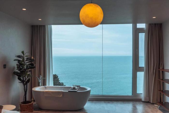 qingdao momer cliff ocean view villas