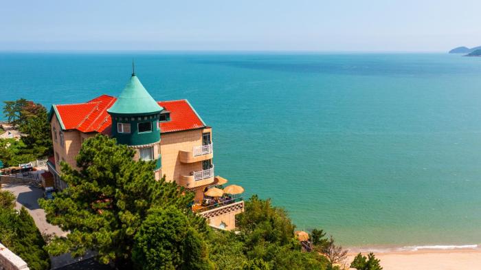 qingdao momer cliff ocean view villas