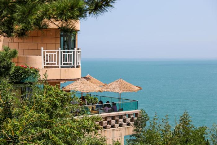 qingdao momer cliff ocean view villas