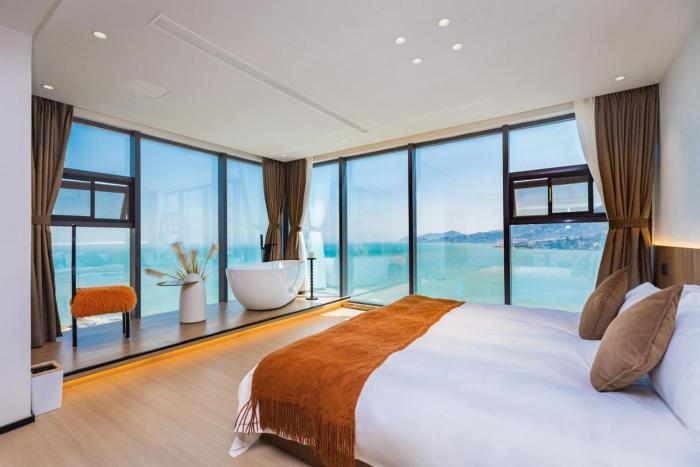 qingdao momer cliff ocean view villas