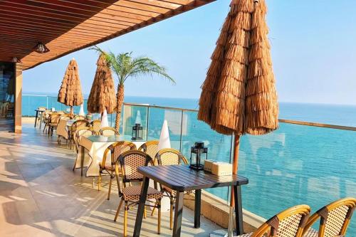 qingdao momer cliff ocean view villas