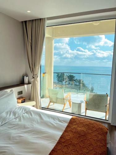 qingdao momer cliff ocean view villas