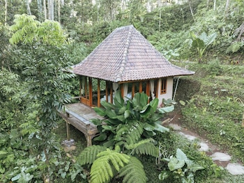 the karu cabin by agata
