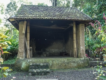 the karu cabin by agata