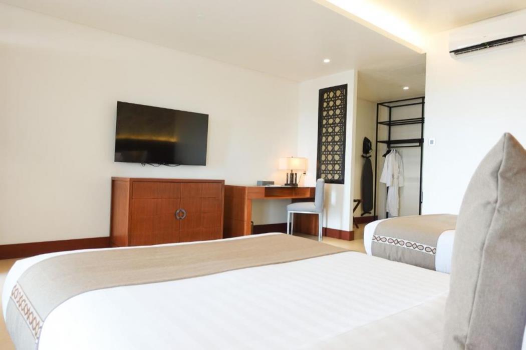 the tropics at macarthur park resort and convention center
