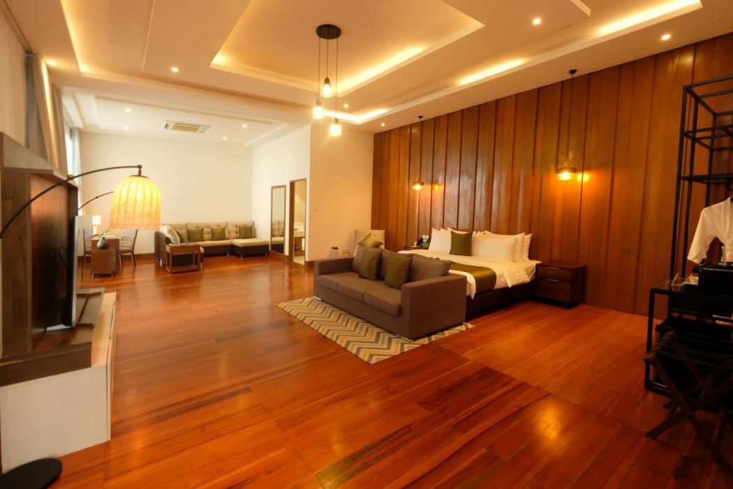 the tropics at macarthur park resort and convention center