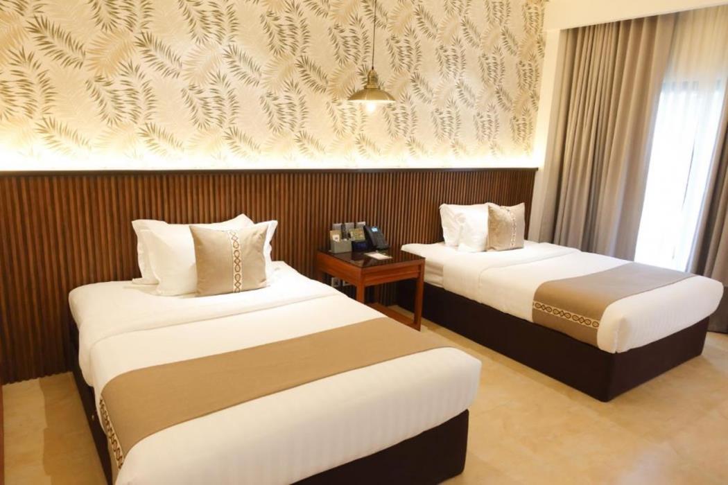 the tropics at macarthur park resort and convention center
