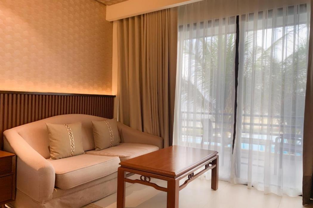 the tropics at macarthur park resort and convention center