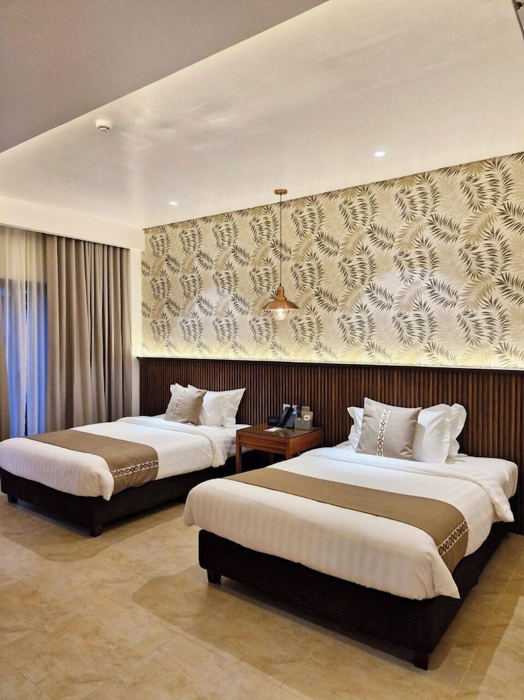 the tropics at macarthur park resort and convention center