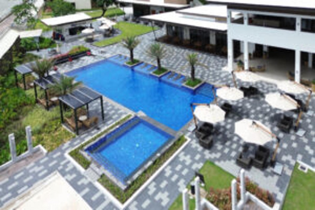 the tropics at macarthur park resort and convention center