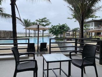 the tropics at macarthur park resort and convention center