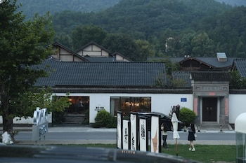 Wu Yi Creekside Homestay,,4 star