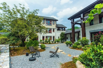 wu yi creekside homestay