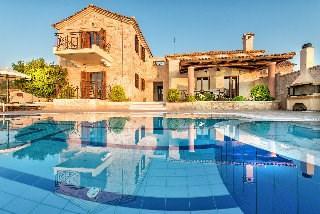 emerald villas and suites