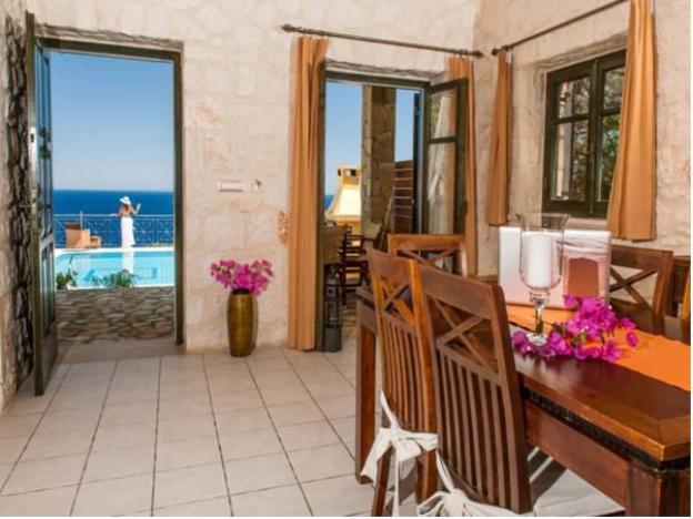 emerald villas and suites