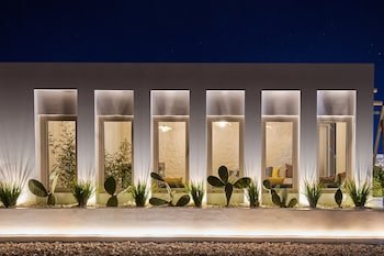 emerald villas and suites
