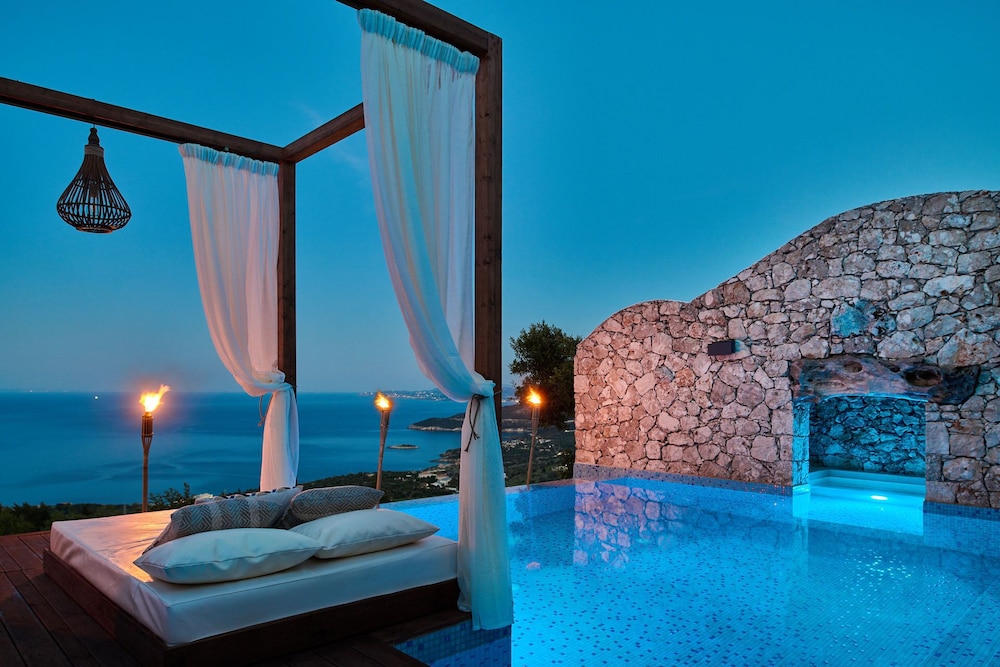 emerald villas and suites