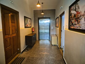 Crescent Stays Gachibowli,,3 star