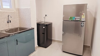Crescent Stays Gachibowli,,3 star