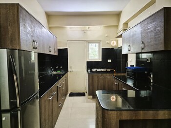Crescent Stays Gachibowli,,3 star