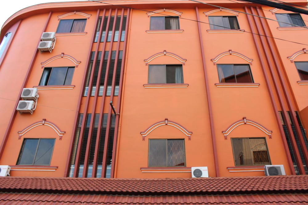 lucky 1 guesthouse