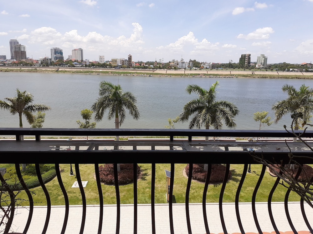 new season riverside hotel