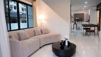 modern private pool villa in sukhumvit