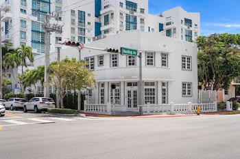 blue flamingo suites