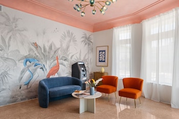 blue flamingo suites