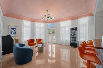 blue flamingo suites