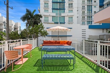blue flamingo suites