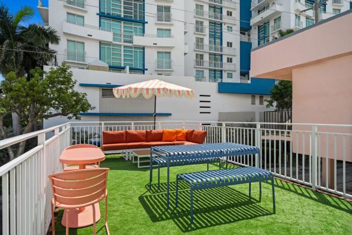 blue flamingo suites