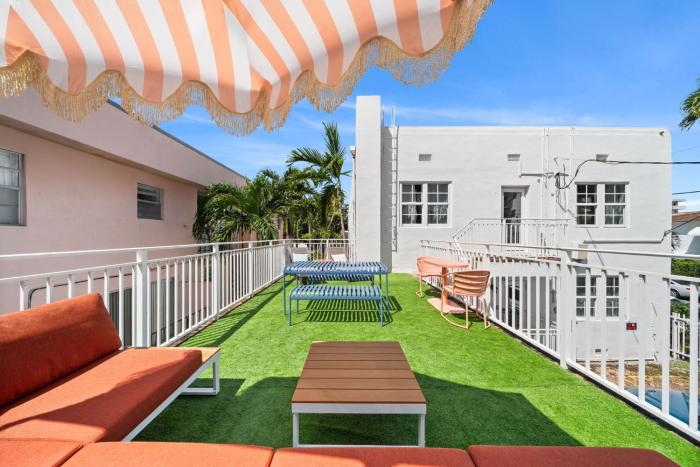 blue flamingo suites