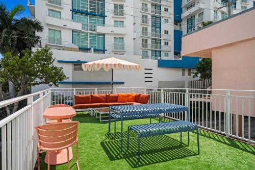 blue flamingo suites